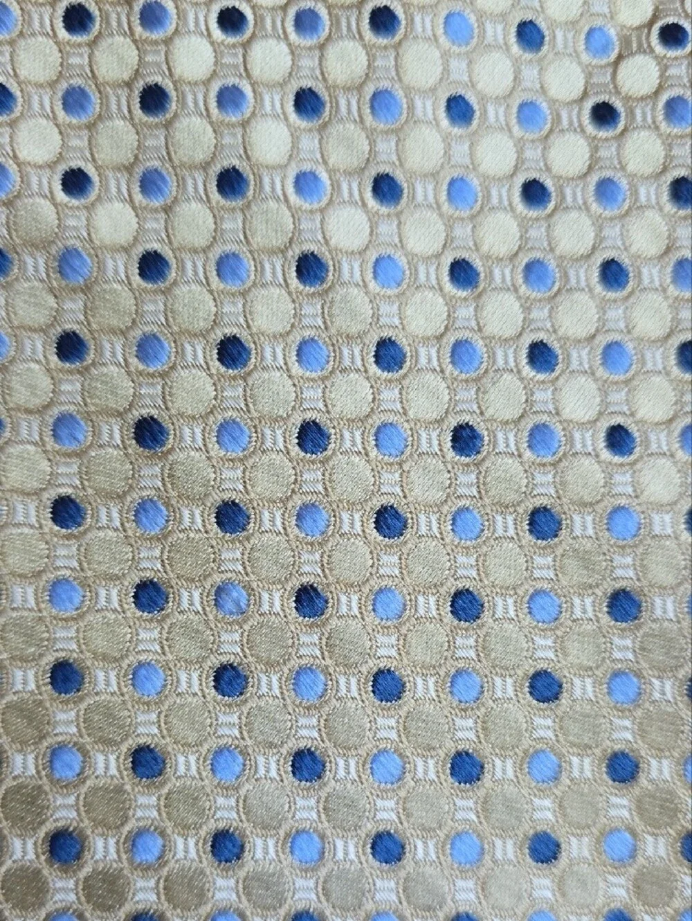 Light Gray Men's Tie with Textured Dot Grid